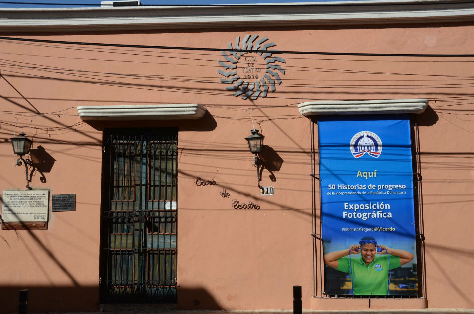 Fachada de la Casa de Teatro en Santo Domingo